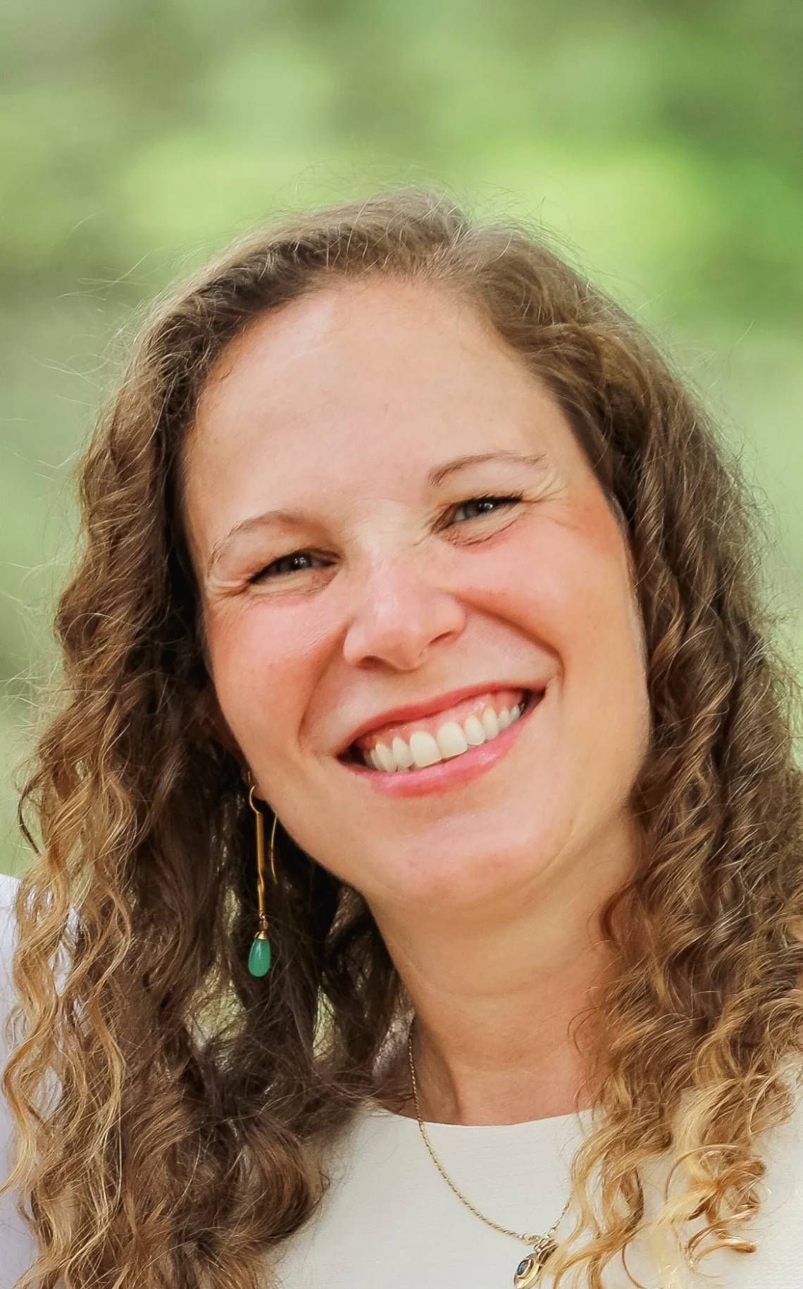 Headshot of Tania Leppert
